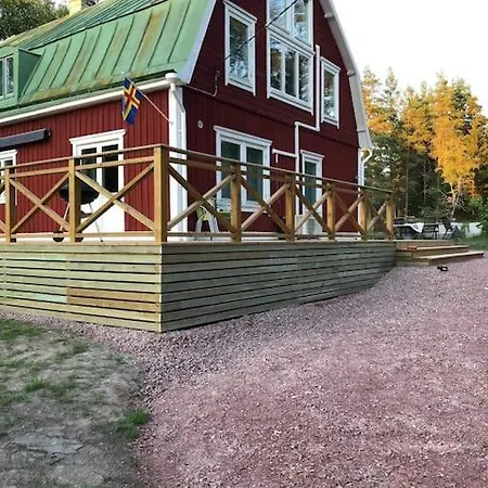 Stor Familjegard I Bra Laege Finstrom