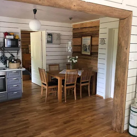 Stor Familjegard I Bra Laege