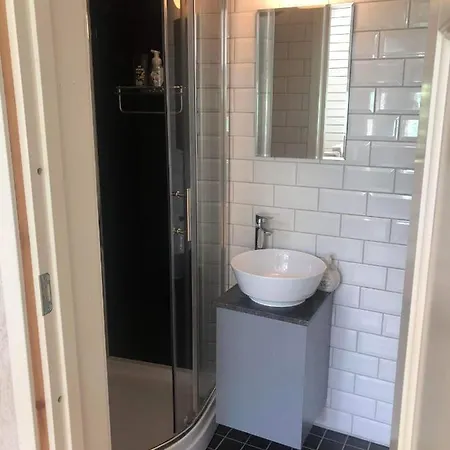 Stor Familjegard I Bra Laege Villa *