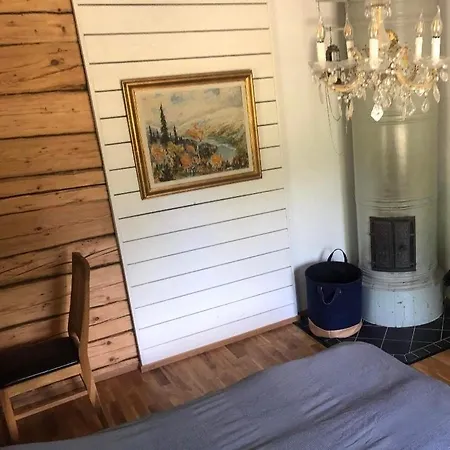 Stor Familjegård I Bra Läge Villa Finstrom