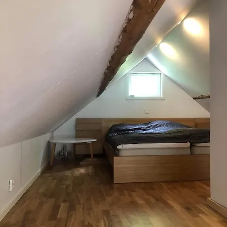 Stor Familjegard I Bra Laege *