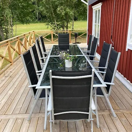 Villa Stor Familjegard I Bra Laege Finstrom