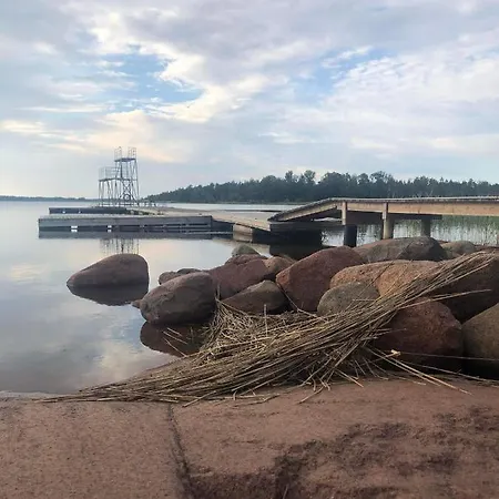 Stor Familjegard I Bra Laege Villa *