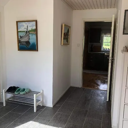 Stor Familjegard I Bra Laege *