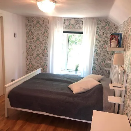 Villa Stor Familjegard I Bra Laege