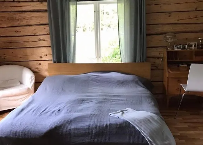 Stor Familjegård I Bra Läge * Finstrom