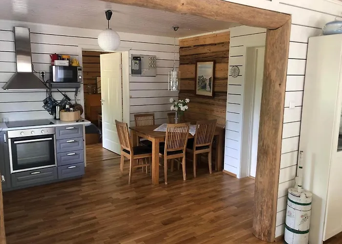 Stor Familjegard I Bra Laege