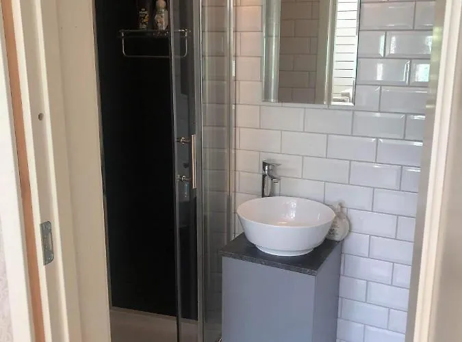 Stor Familjegård I Bra Läge Villa *