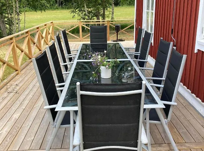 Villa Stor Familjegard I Bra Laege Finstrom