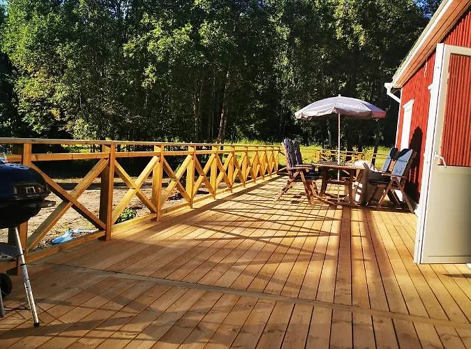 Villa Stor Familjegård I Bra Läge *