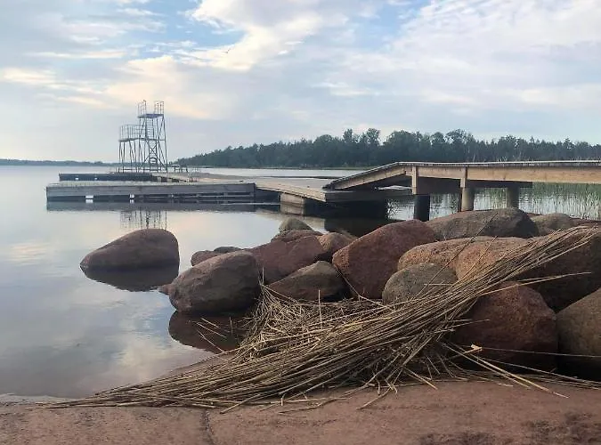 Stor Familjegard I Bra Laege Villa *