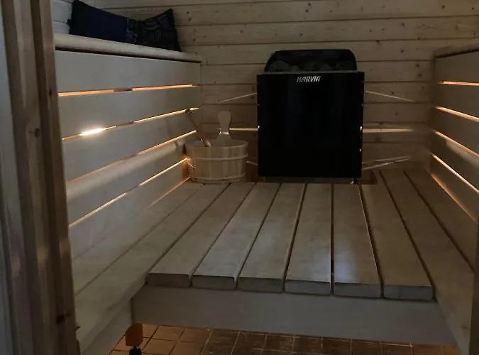 Stor Familjegård I Bra Läge Villa