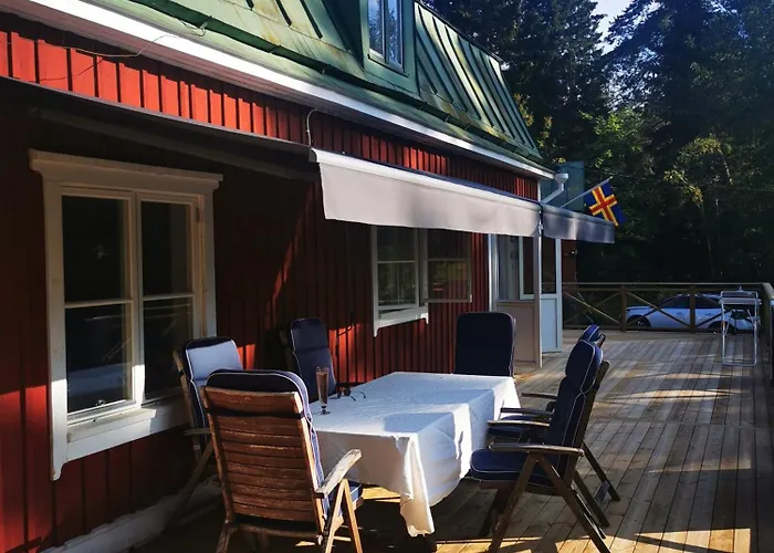 Stor Familjegard I Bra Laege * Finstrom